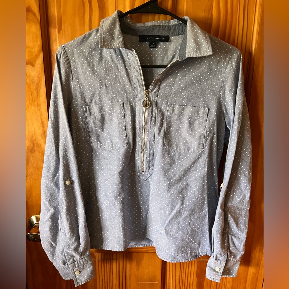 Tommy Hilfiger Top w/half zipper
